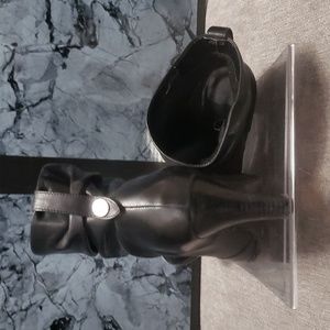 BCBG black leather ankle boots 3in heel